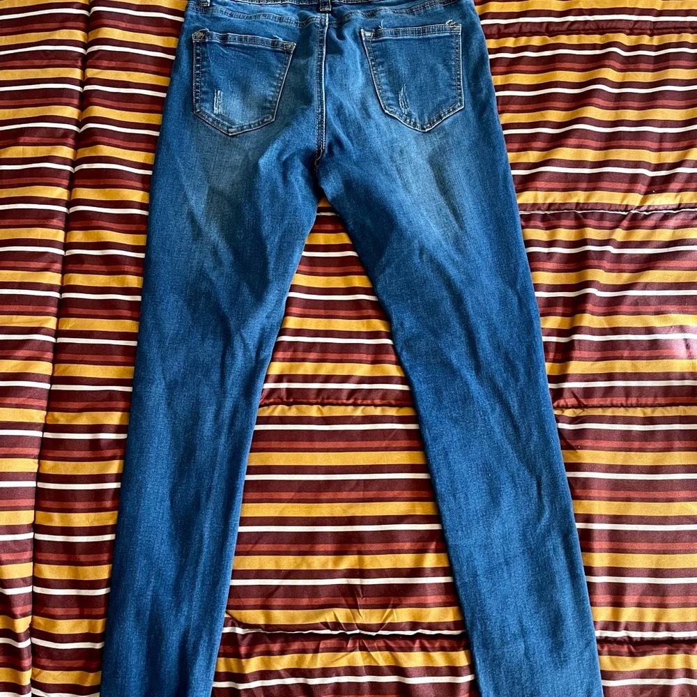 Distressed Jeans - Picture 2 of 3